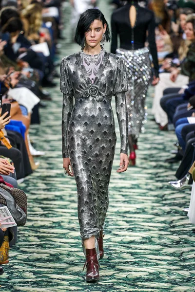 Look 37